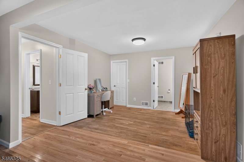 162 Wootton St Property Photo 15