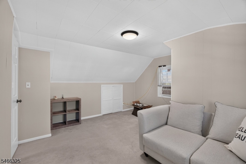 162 Wootton St Property Photo 16