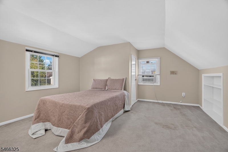 162 Wootton St Property Photo 17