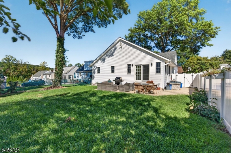 162 Wootton St Property Photo 26