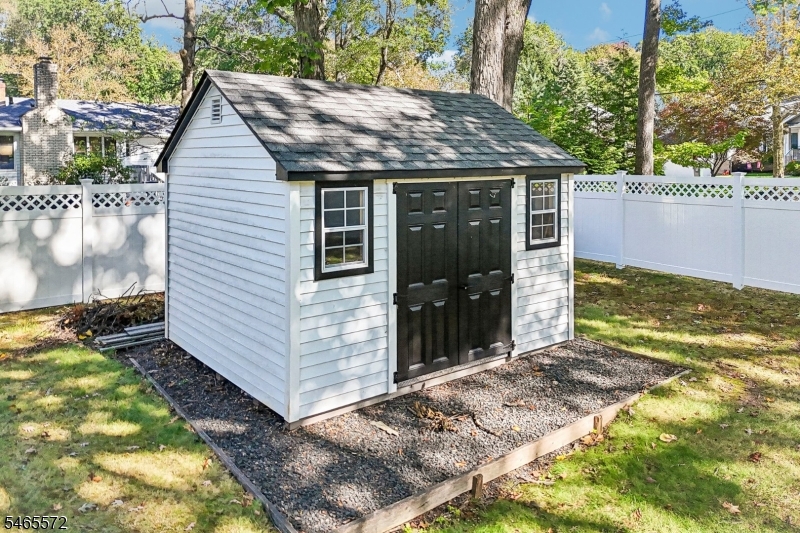 310 Old Grove Rd Property Photo 42