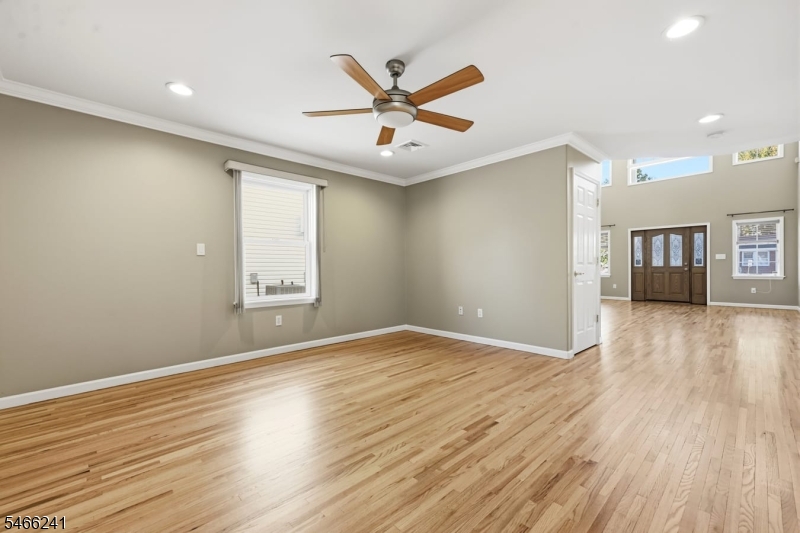 1109 Overlook Ter Property Photo 4
