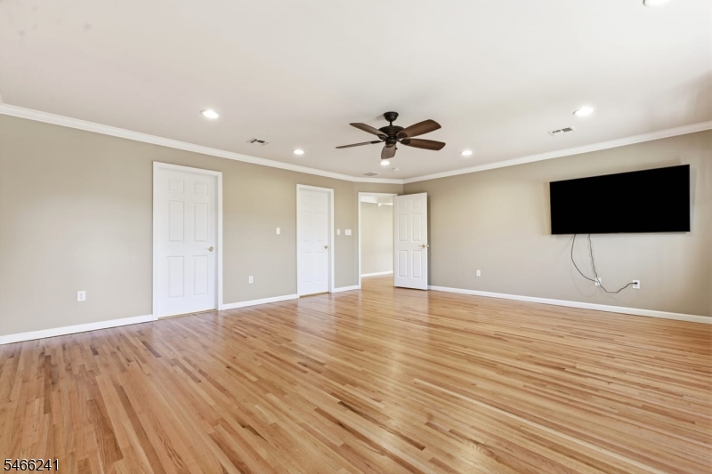 1109 Overlook Ter Property Photo 12