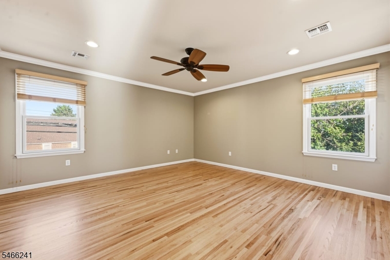 1109 Overlook Ter Property Photo 16