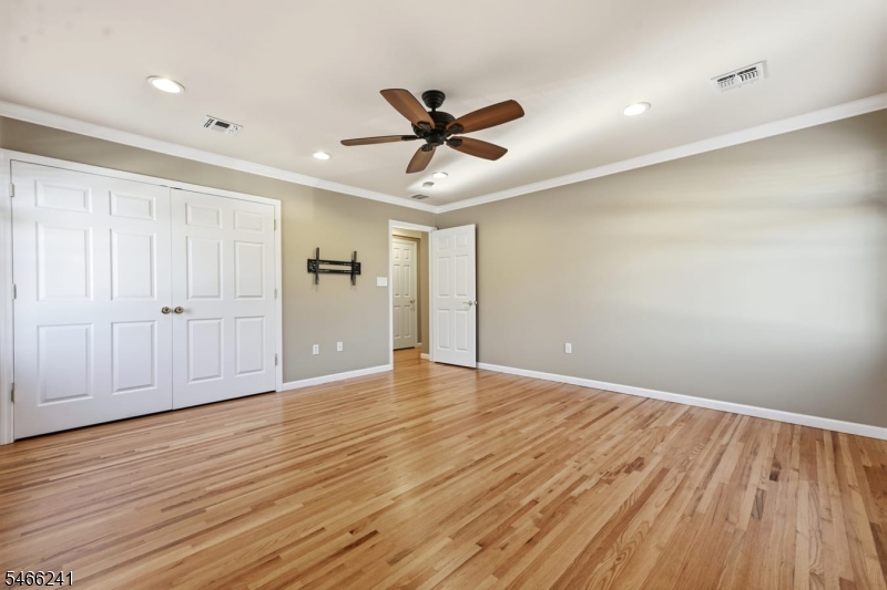 1109 Overlook Ter Property Photo 19