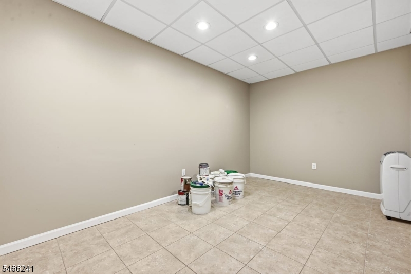 1109 Overlook Ter Property Photo 26