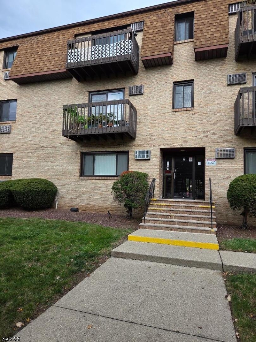 2 Honiss St 15 A Property Photo 1
