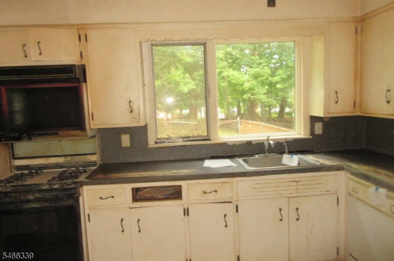 109 Pine St Property Photo 6