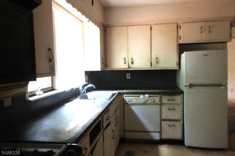 109 Pine St Property Photo 7