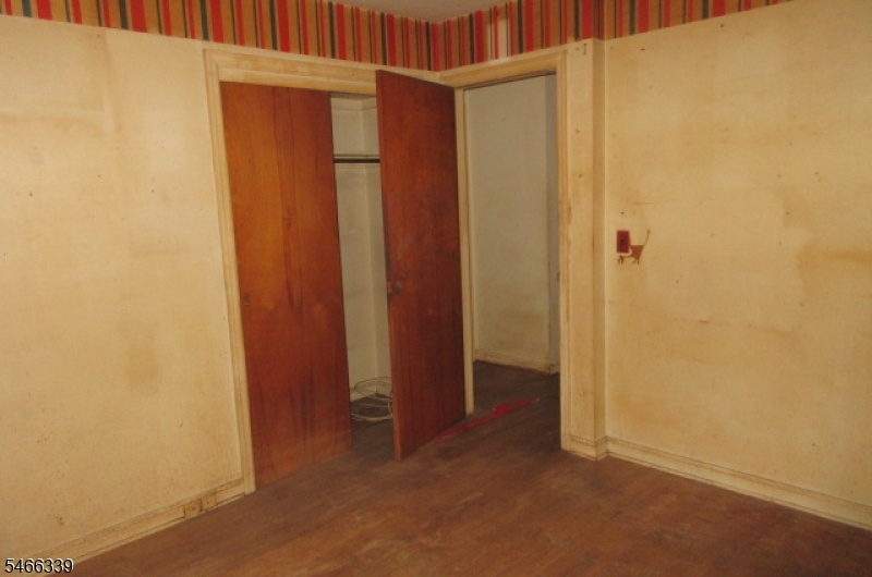 109 Pine St Property Photo 16