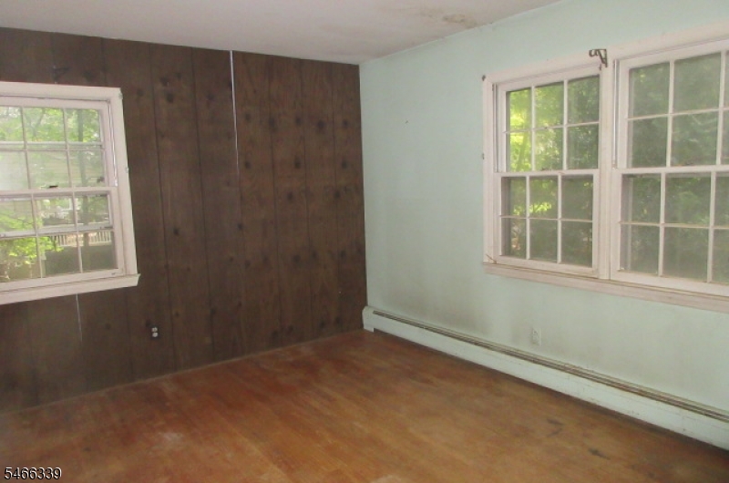 109 Pine St Property Photo 17