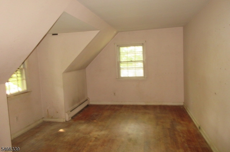109 Pine St Property Photo 19