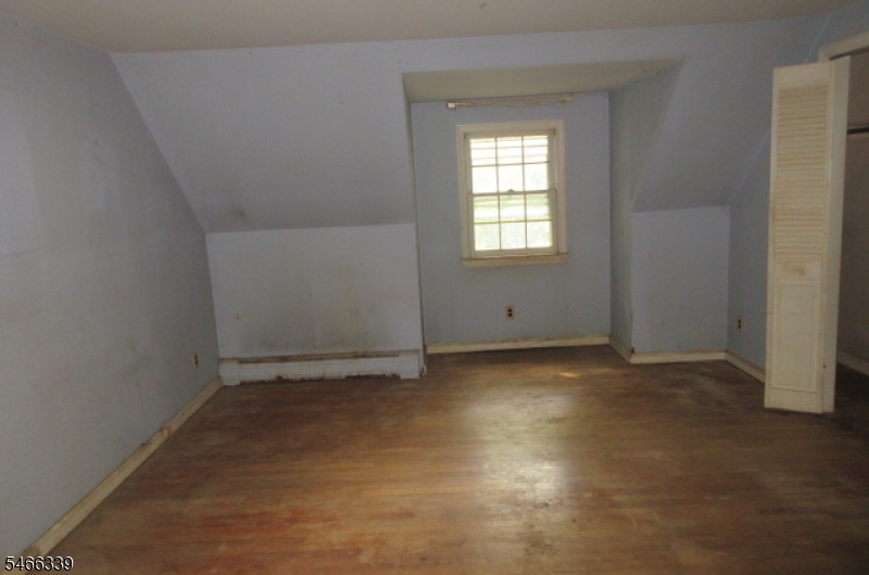 109 Pine St Property Photo 23