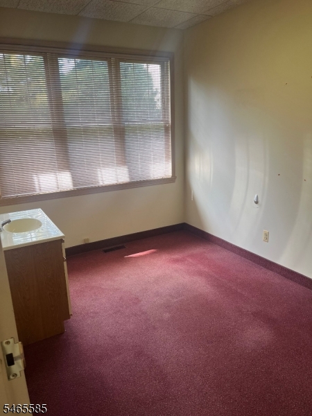 27 Mountain Blvd Property Photo 10