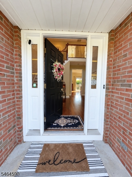8 Chaucer Dr Property Photo 2