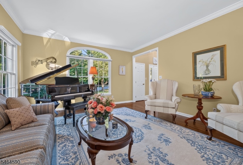 8 Chaucer Dr Property Photo 4