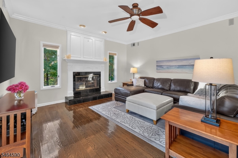 8 Chaucer Dr Property Photo 14