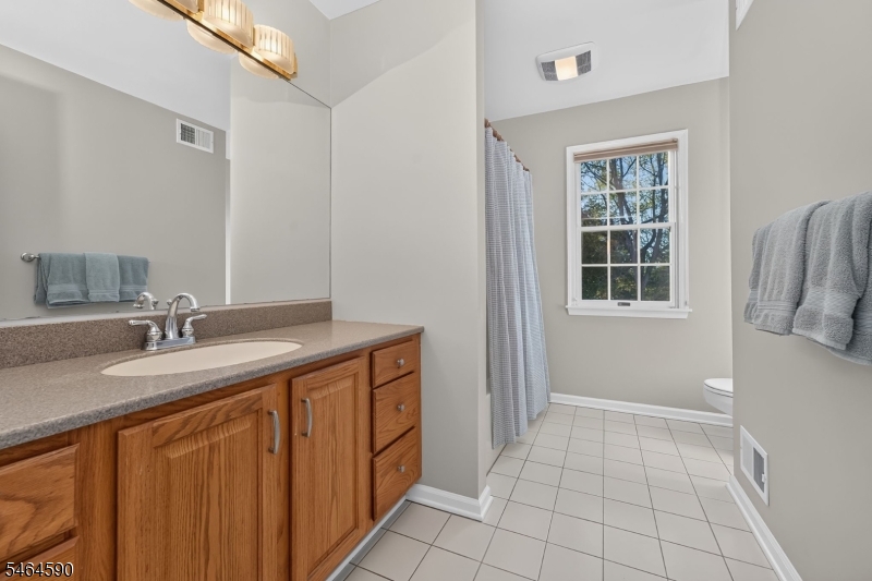 8 Chaucer Dr Property Photo 29