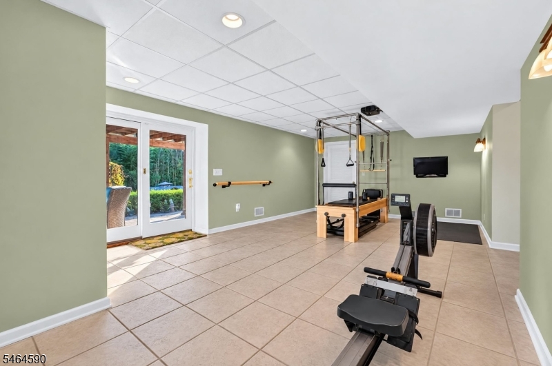 8 Chaucer Dr Property Photo 33