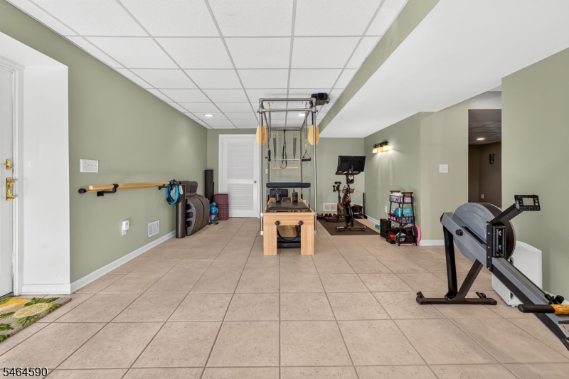 8 Chaucer Dr Property Photo 34