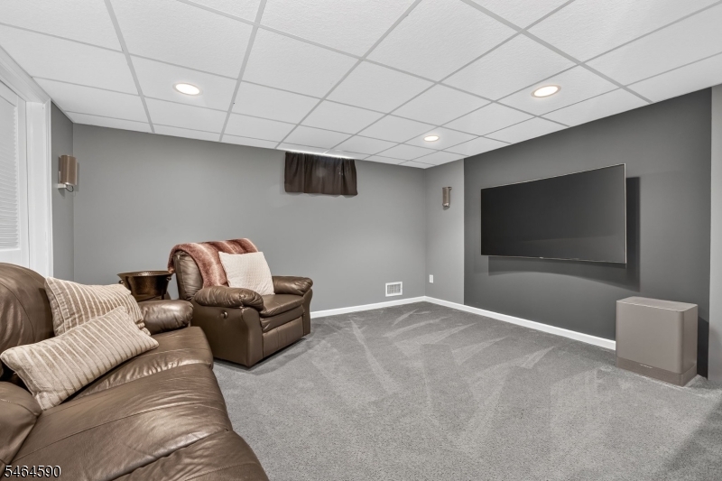 8 Chaucer Dr Property Photo 36