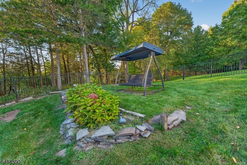 8 Chaucer Dr Property Photo 49