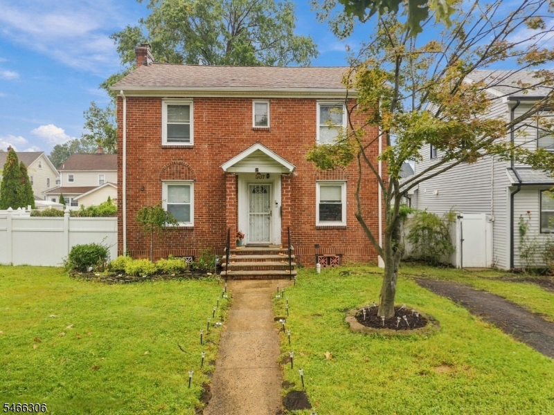 307 Conant St Property Photo 1