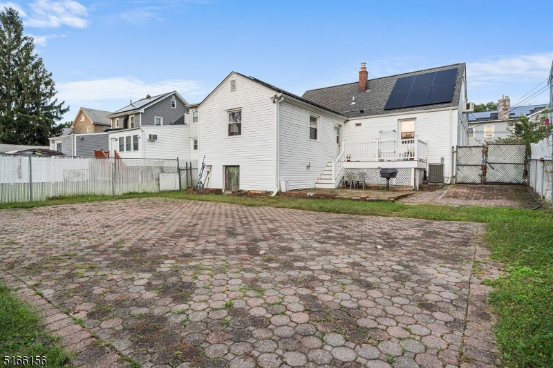 21 Center St Property Photo 34