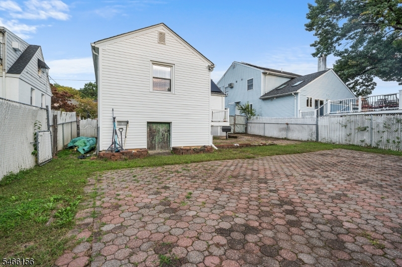 21 Center St Property Photo 35