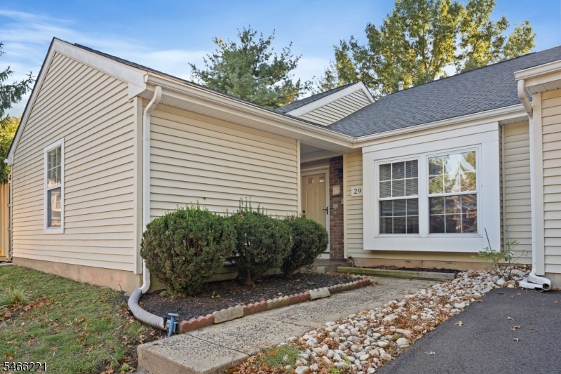 29 Avebury Pl Property Photo 2
