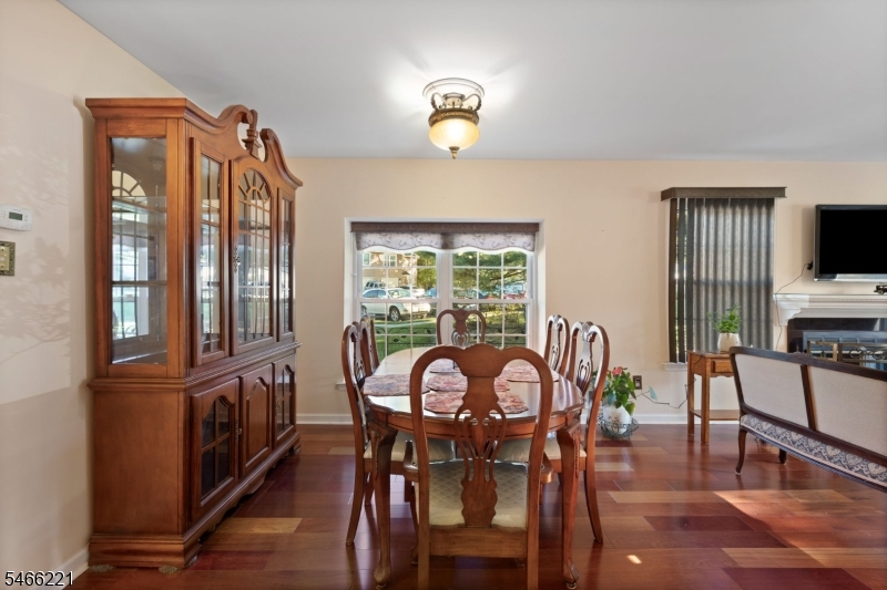 29 Avebury Pl Property Photo 8