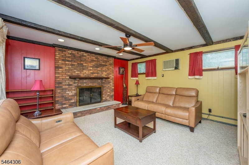 255 Pleasant Valley Way Property Photo 12