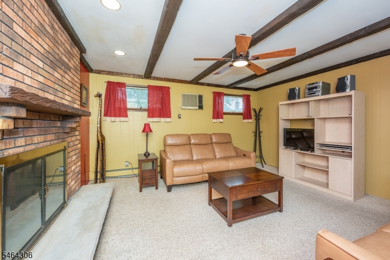 255 Pleasant Valley Way Property Photo 13