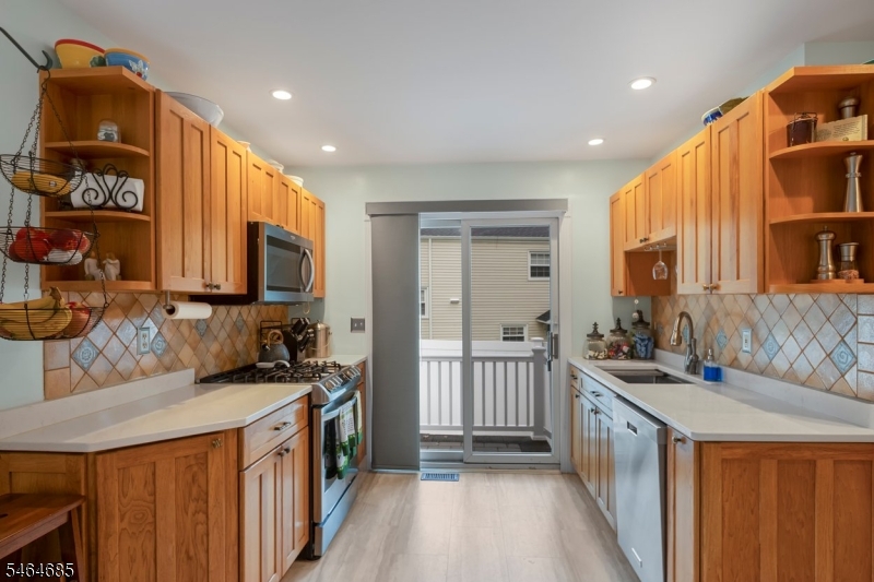 1670 King St Property Photo 11