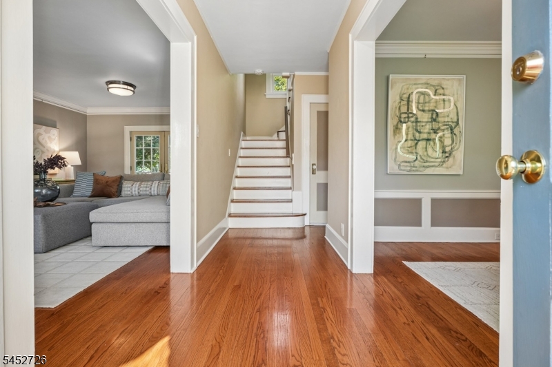 420 Up Mountain Avenue Property Photo 3