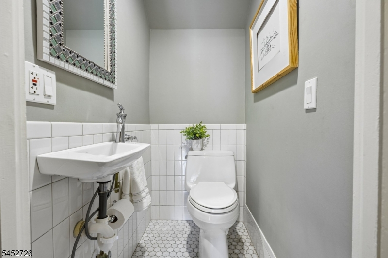 420 Up Mountain Avenue Property Photo 21