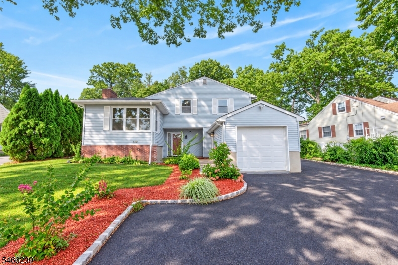 280 Whippany Rd Property Photo 1