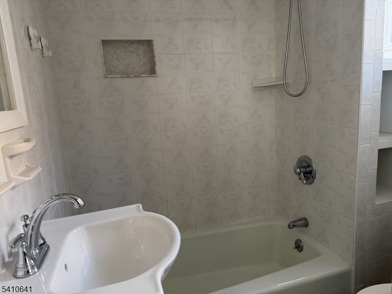 557 Gregory Ave 2 Property Photo 10