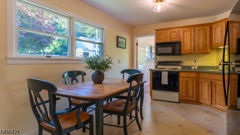 65 Parks Rd Property Photo 12