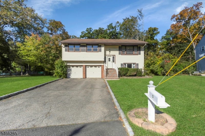 5 Downstream Dr Property Photo 2