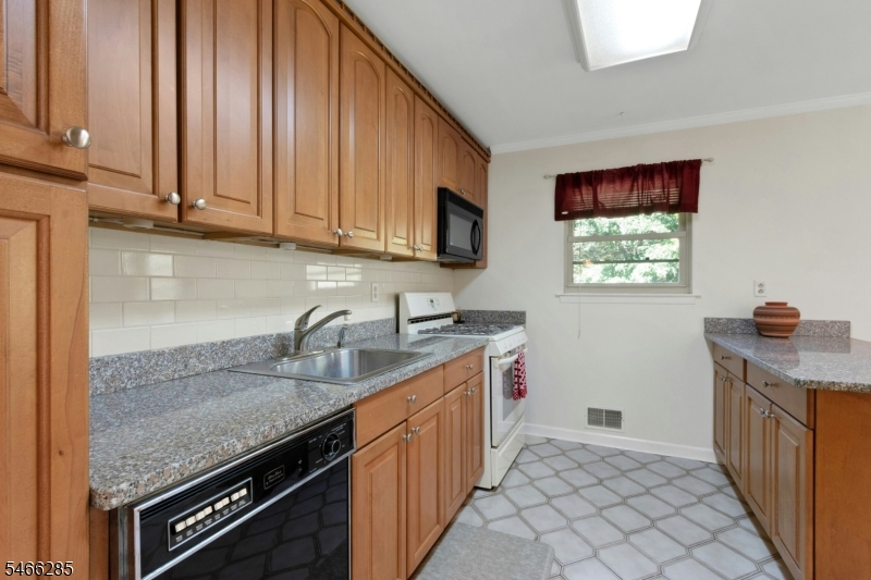 5 Downstream Dr Property Photo 20
