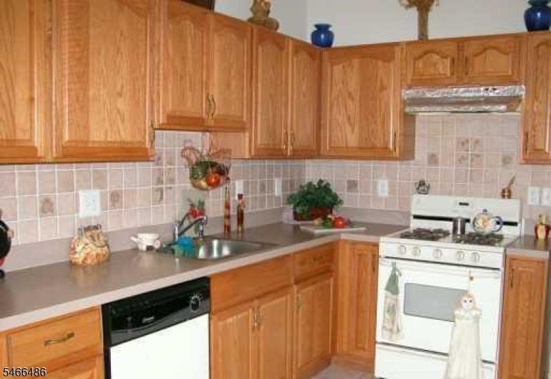 408 Margaret Ct Property Photo 2
