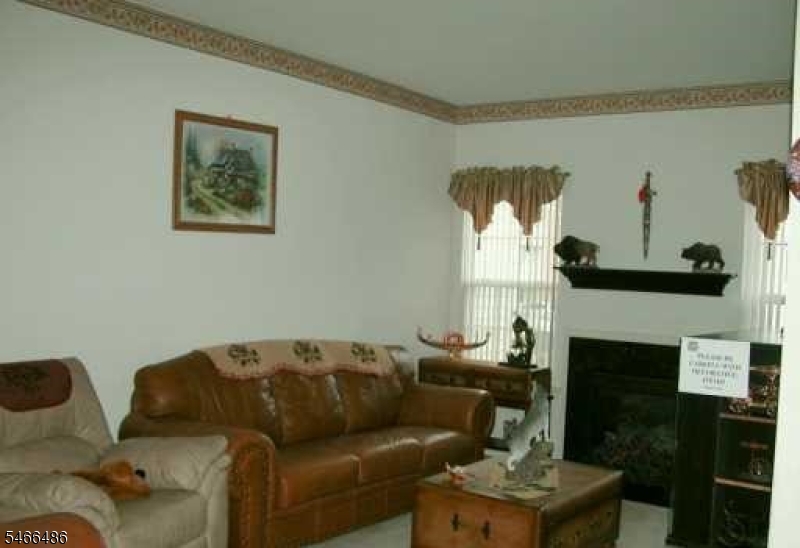 408 Margaret Ct Property Photo 3