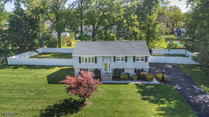 6 Beaumont Pl Property Photo 1