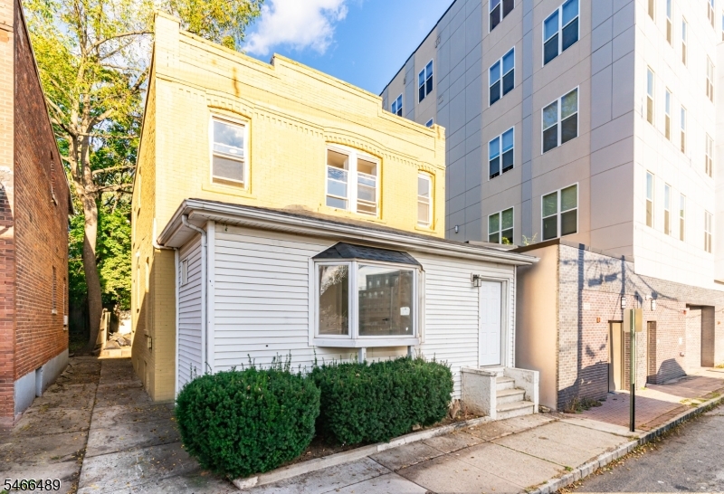 2 Drake St Property Photo 2
