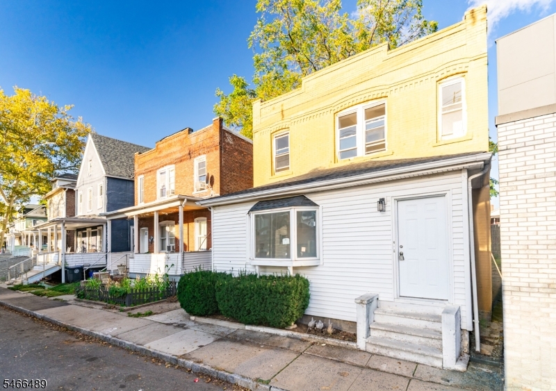 2 Drake St Property Photo 3
