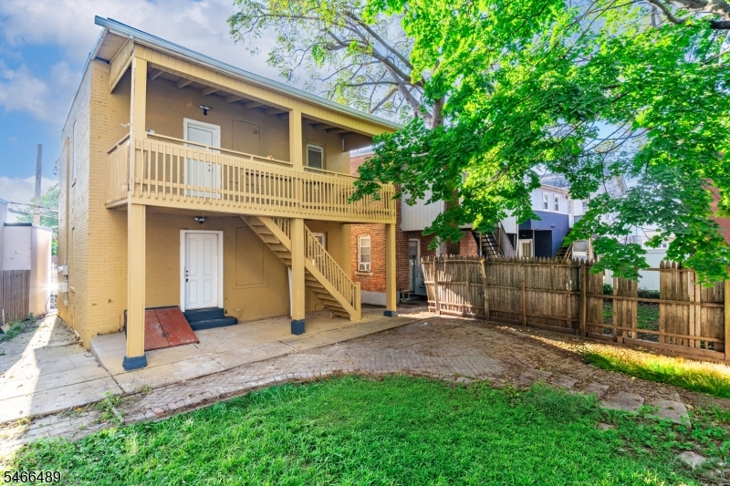 2 Drake St Property Photo 36