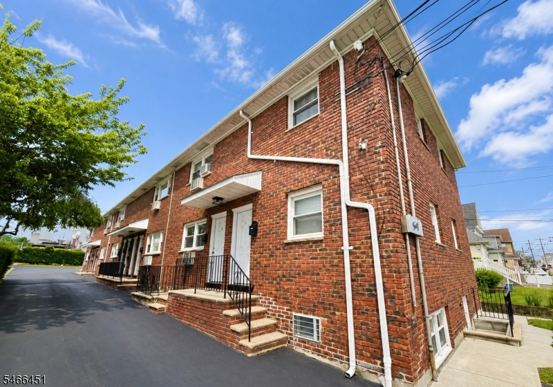 40 Stuyvesant Ave 7 Property Photo 1