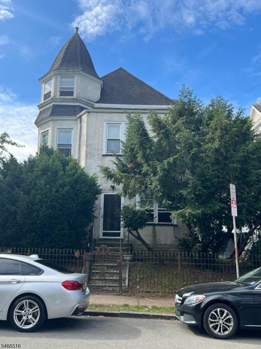 2 Howell Pl 4 Property Photo 1