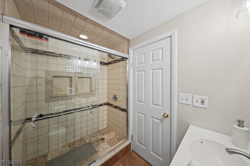 461 Rutherford Ave Property Photo 11